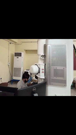 Kshitij at the SEM/MOKE microscope